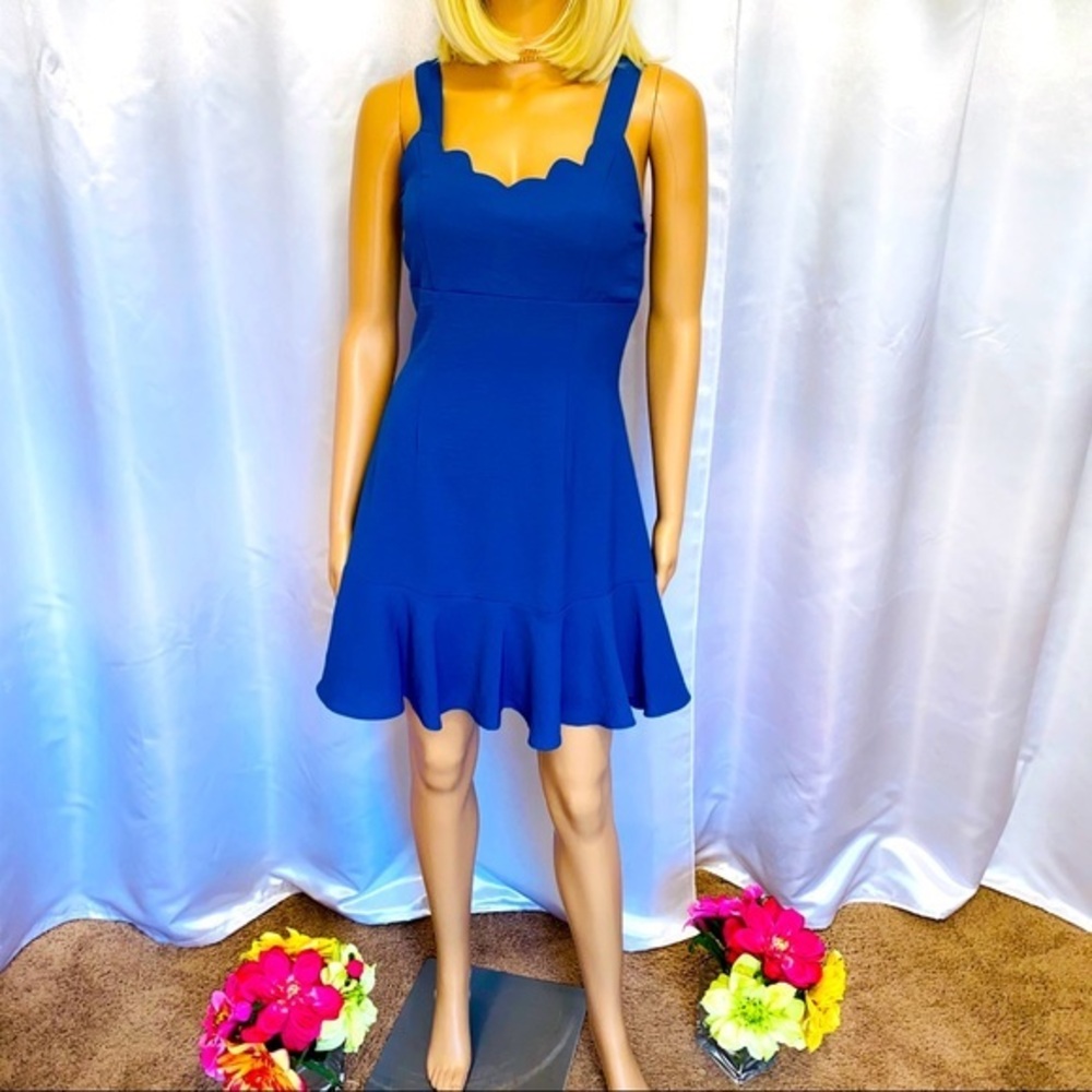 Scallop hem ruffles dress